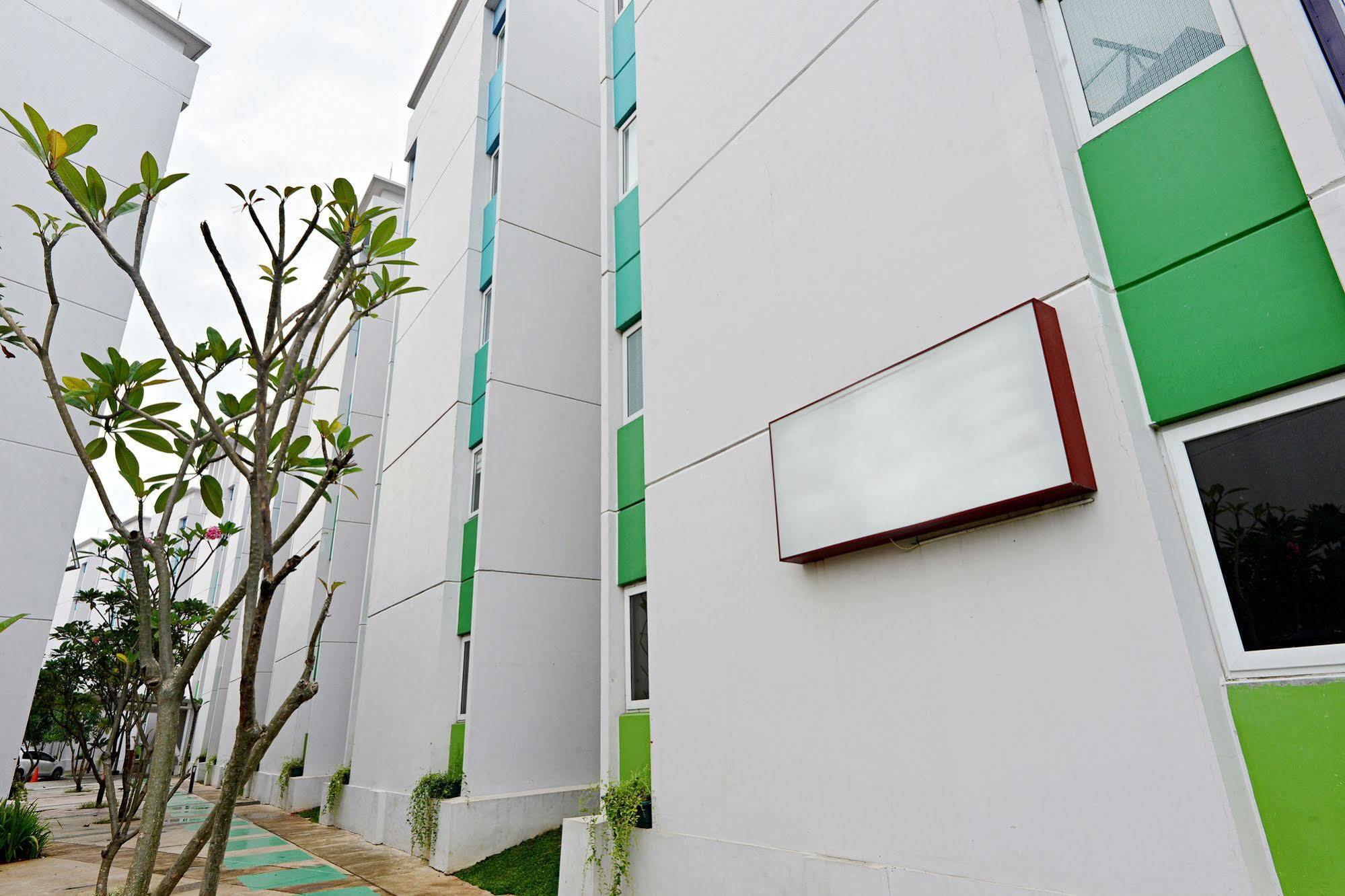 Zen Rooms Basic Tangerang Aeropolis Bagian luar foto
