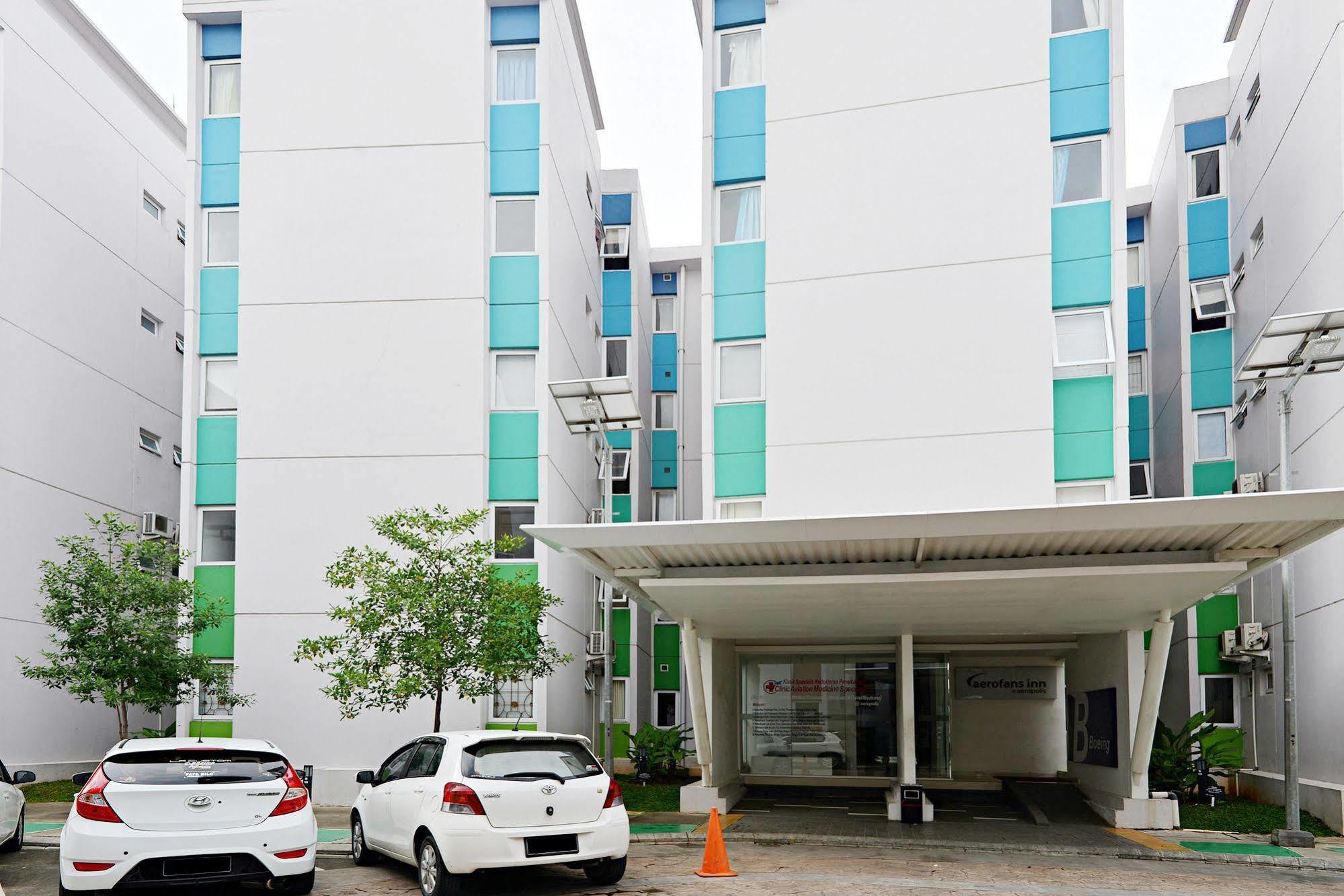 Zen Rooms Basic Tangerang Aeropolis Bagian luar foto