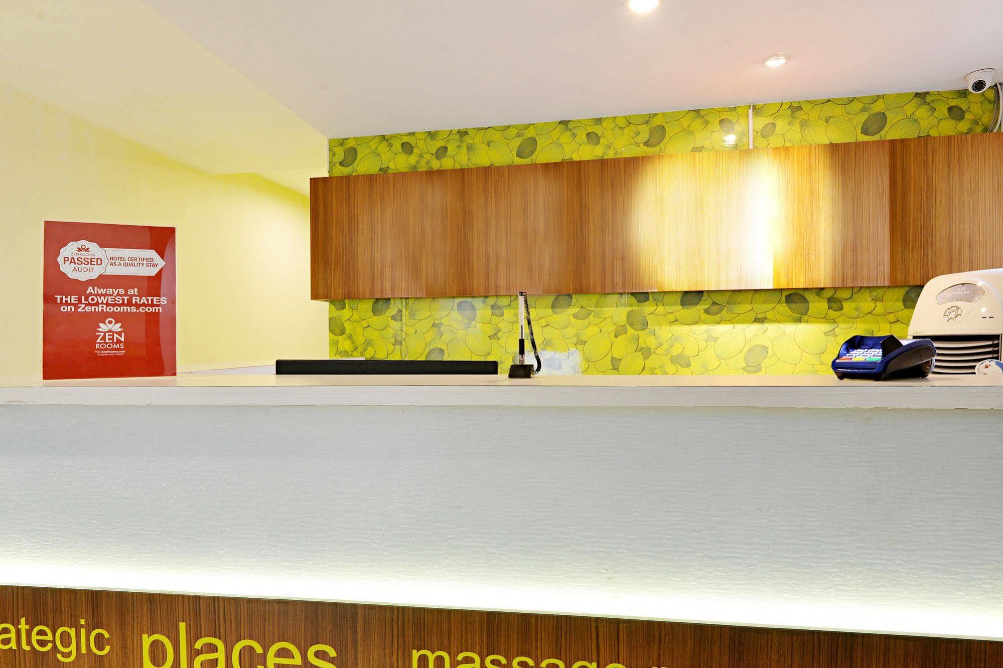 Zen Rooms Basic Tangerang Aeropolis Bagian luar foto