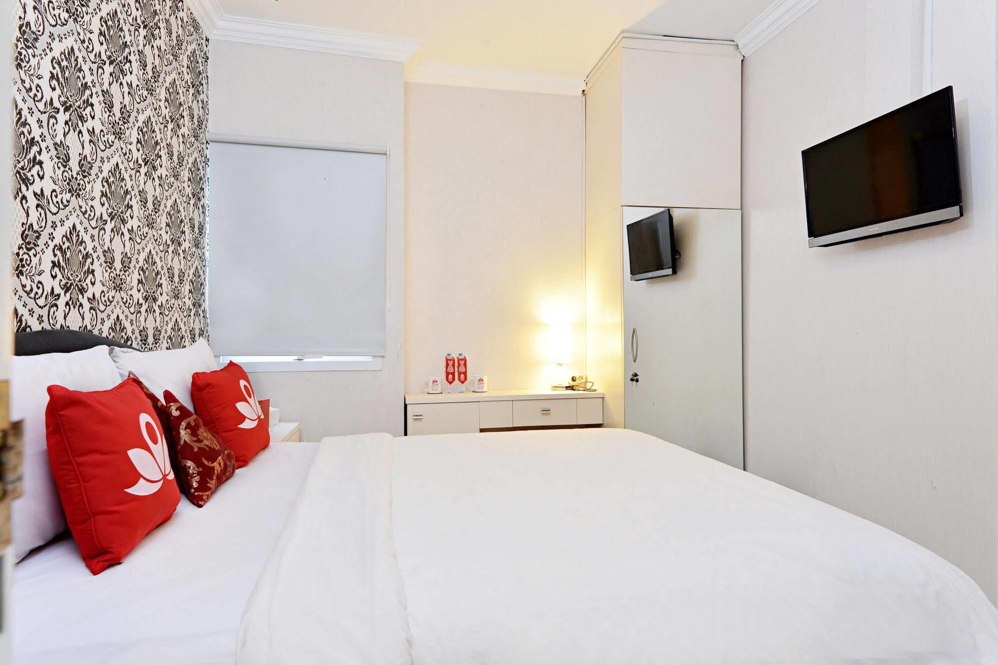 Zen Rooms Basic Tangerang Aeropolis Bagian luar foto
