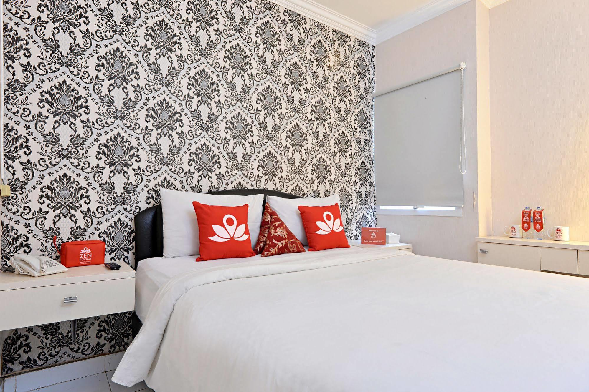 Zen Rooms Basic Tangerang Aeropolis Bagian luar foto